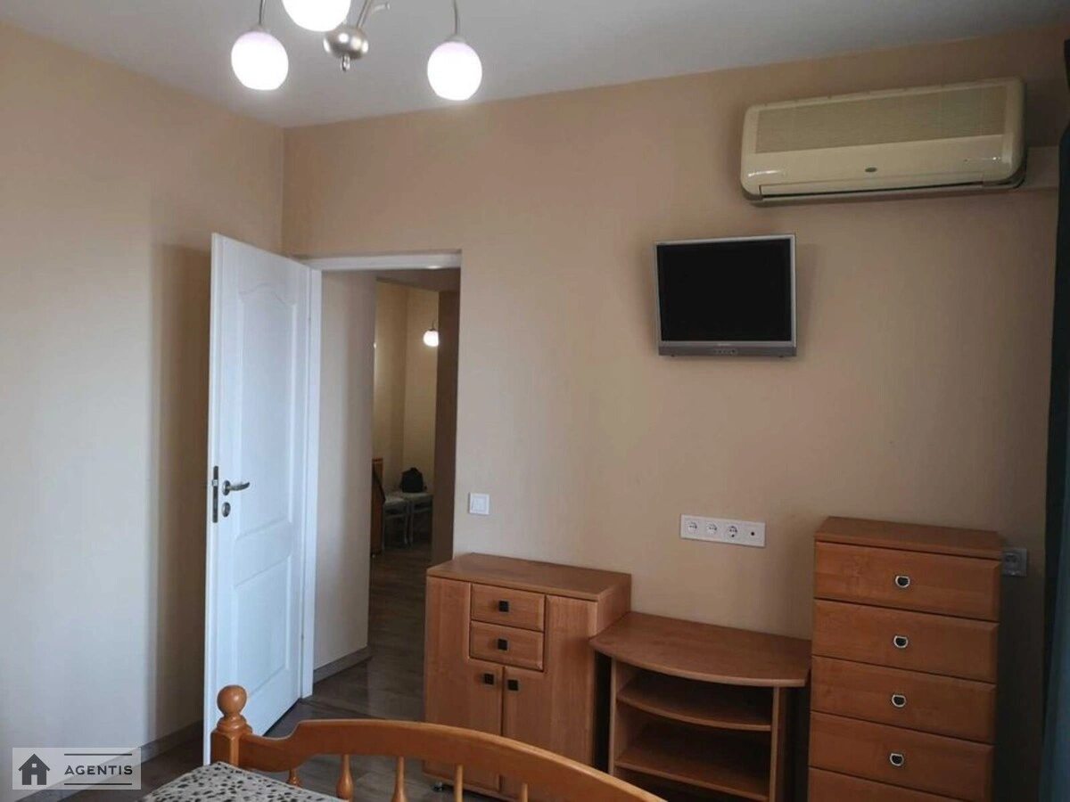 Apartment for rent. 2 rooms, 62 m², 13 floor/15 floors. Darnytskyy rayon, Kyiv. 