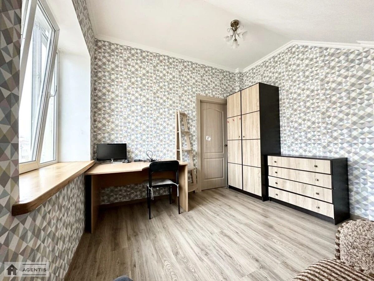Apartment for rent. 2 rooms, 67 m², 4th floor/4 floors. 9, Bohdana Khmelnytskoho , Sofiyivska Borshchahivka. 