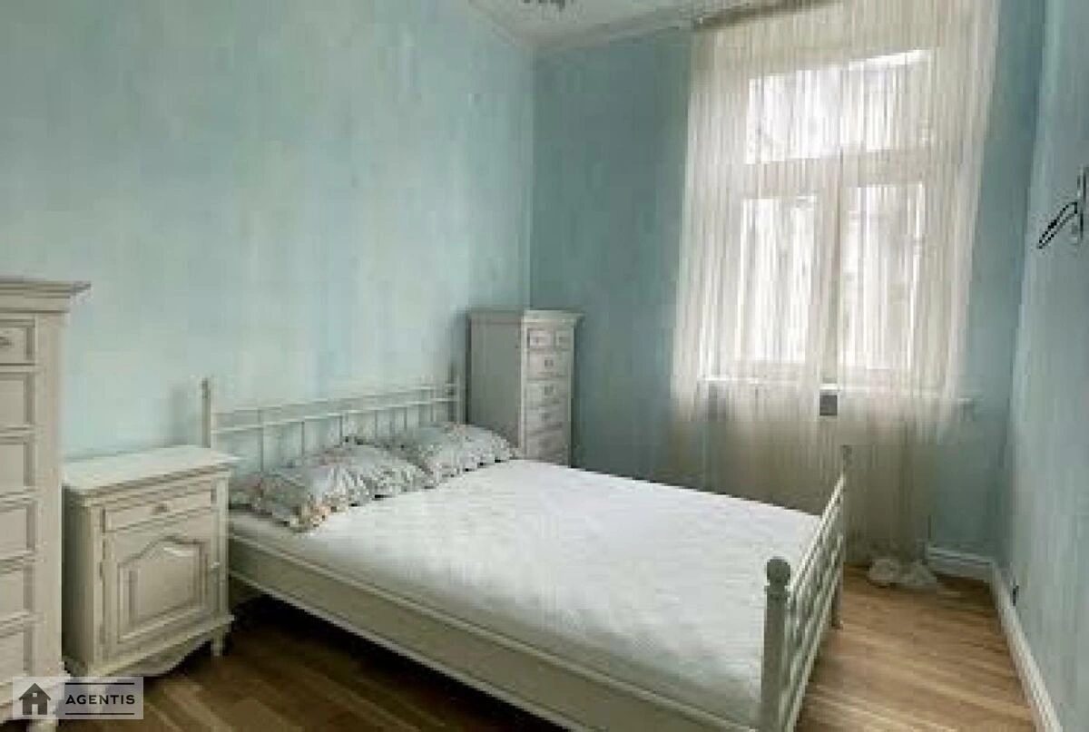 Apartment for rent. 4 rooms, 95 m², 3rd floor/4 floors. 12, Lypska 12, Kyiv. 