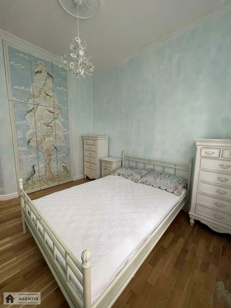 Apartment for rent. 4 rooms, 95 m², 3rd floor/4 floors. 12, Lypska 12, Kyiv. 