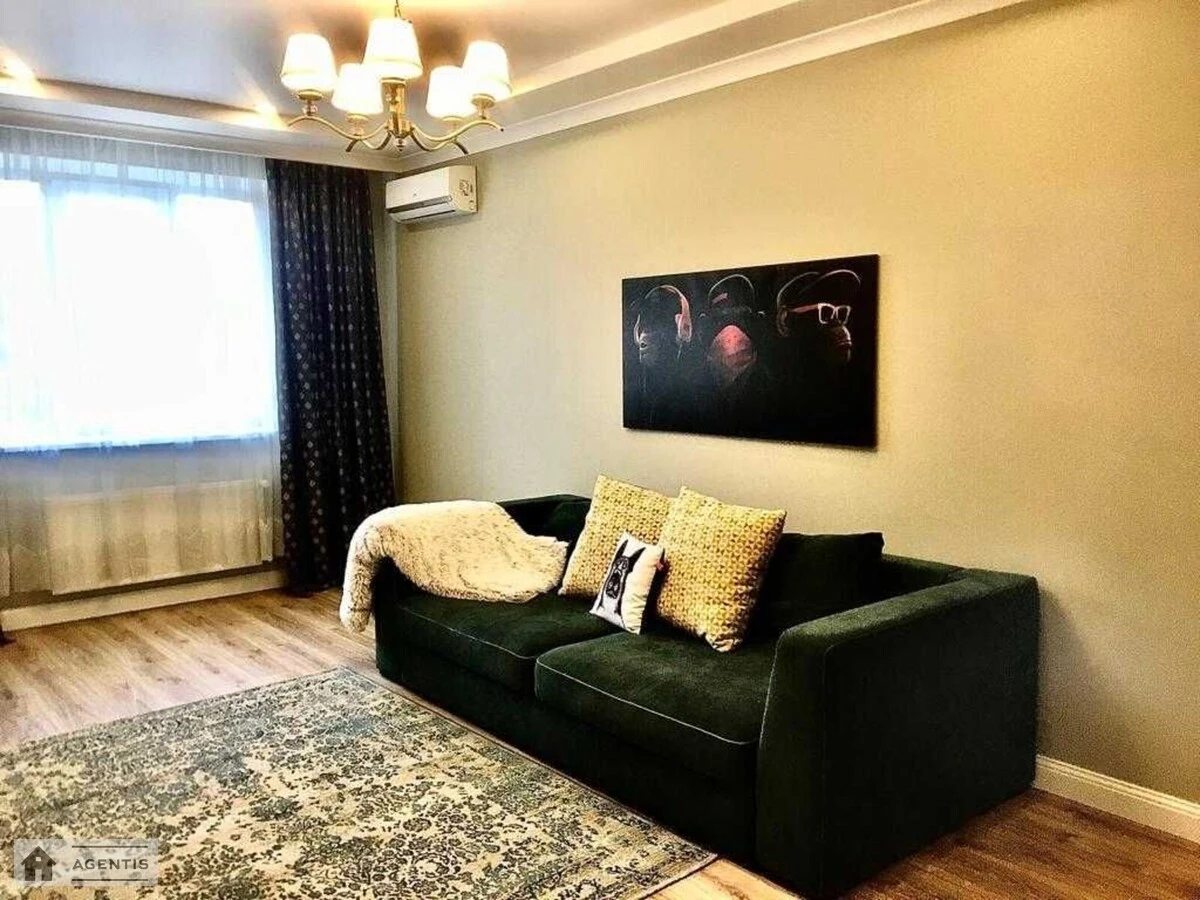 Apartment for rent. 2 rooms, 70 m², 5th floor/5 floors. 38, Boholyubova , Sofiyivska Borshchahivka. 