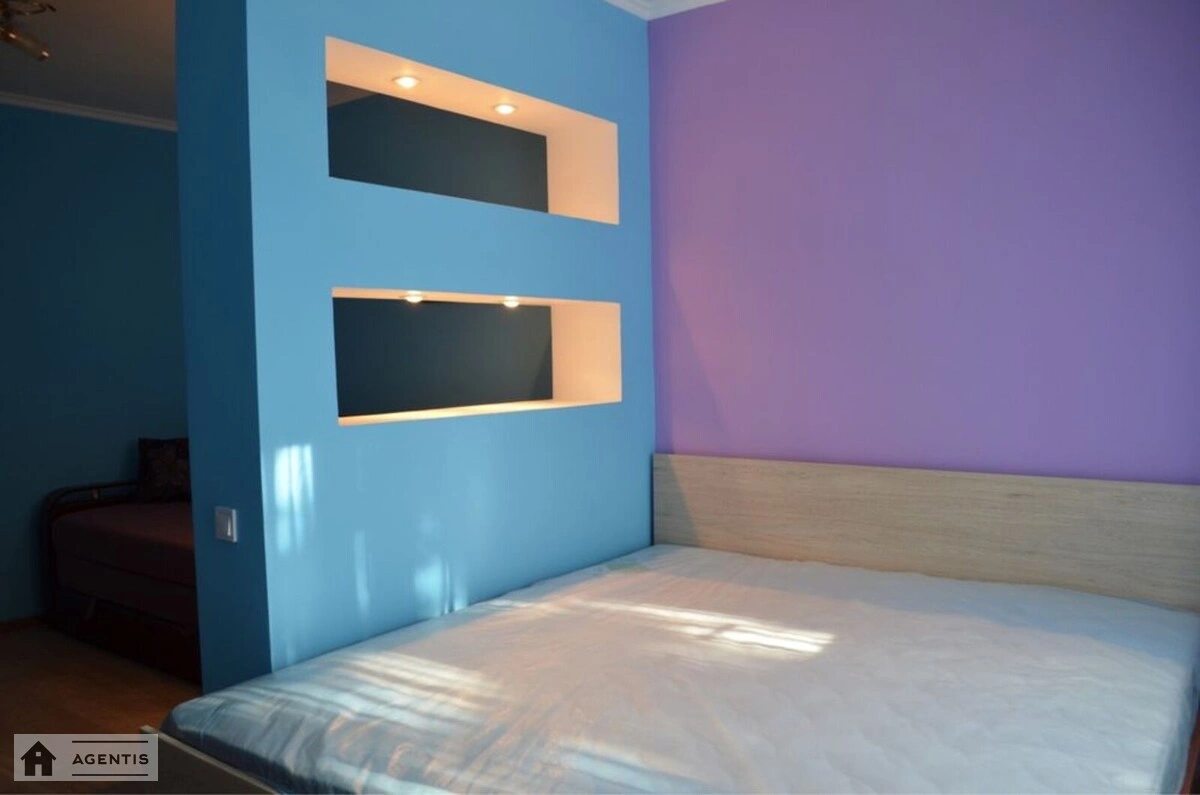 Apartment for rent. 1 room, 54 m², 1st floor/9 floors. 25, Vatutina , Vyshneve. 
