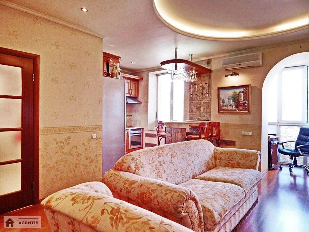 Apartment for rent. 2 rooms, 63 m², 5th floor/5 floors. 16, Mechnykova 16, Kyiv. 