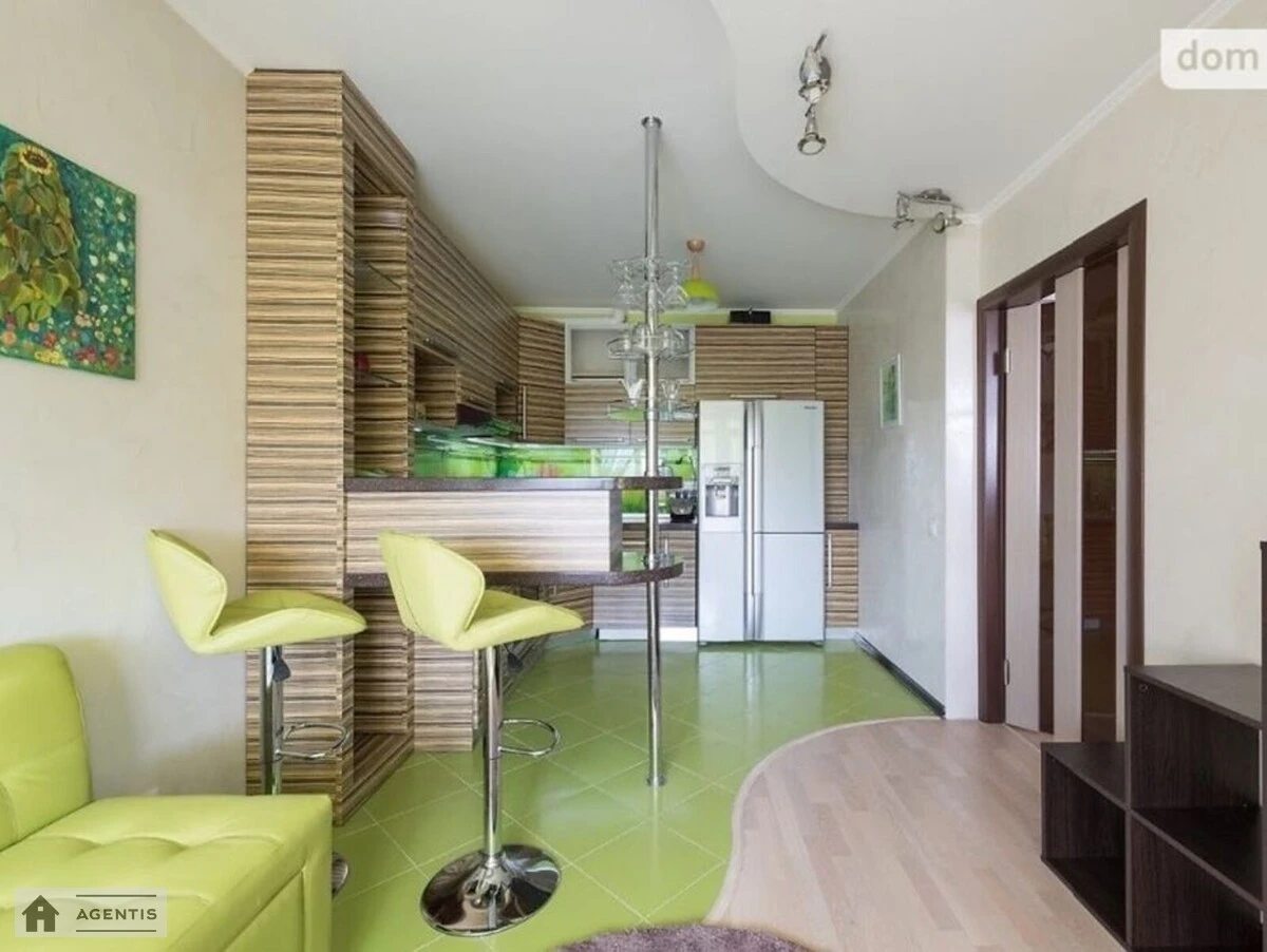 Apartment for rent. 3 rooms, 120 m², 8th floor/22 floors. Yordanska vul. Layosha Havro, Kyiv. 