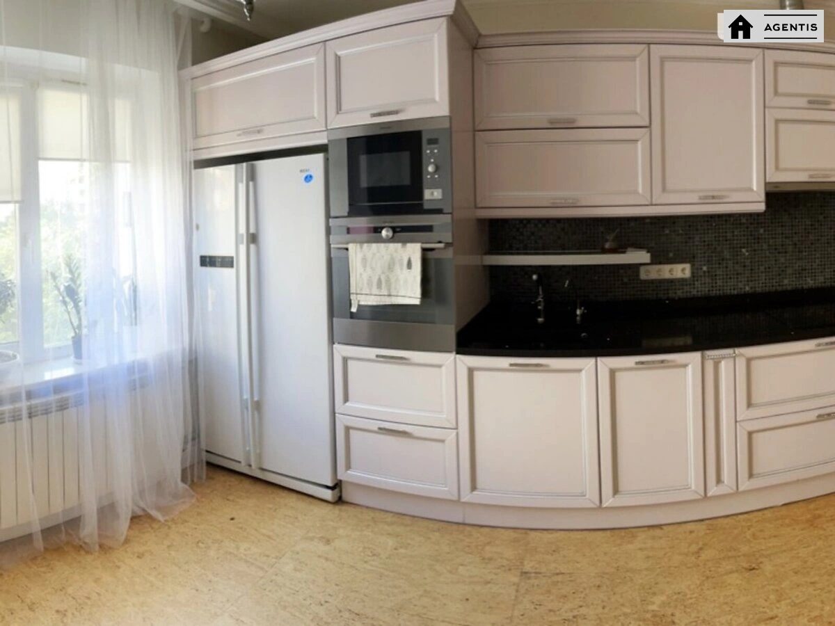 Apartment for rent. 4 rooms, 102 m², 2nd floor/16 floors. 12, Dragomanova 12, Kyiv. 