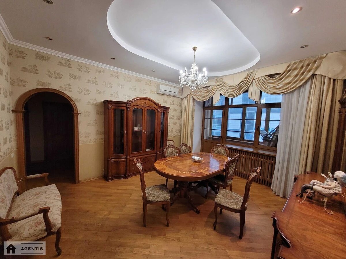Apartment for rent. 5 rooms, 150 m², 2nd floor/4 floors. 17, Velika Zhytomirska 17, Kyiv. 
