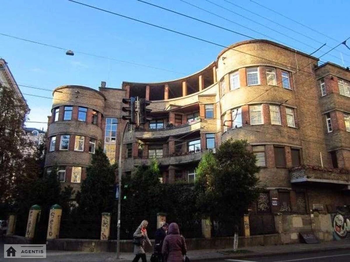 Apartment for rent. 5 rooms, 150 m², 2nd floor/4 floors. 17, Velika Zhytomirska 17, Kyiv. 