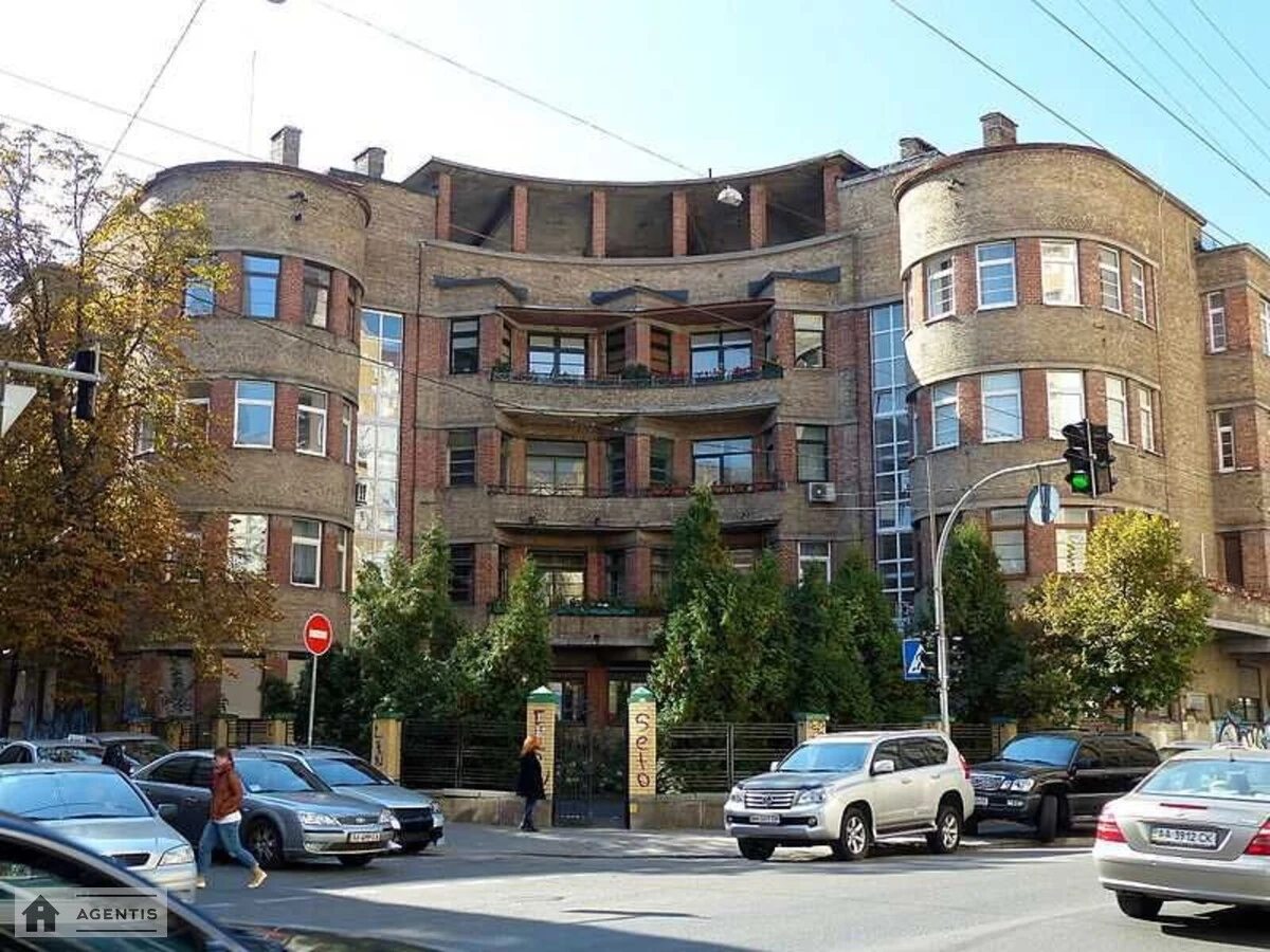 Сдам квартиру. 5 rooms, 150 m², 2nd floor/4 floors. 17, Большая Житомирская 17, Киев. 