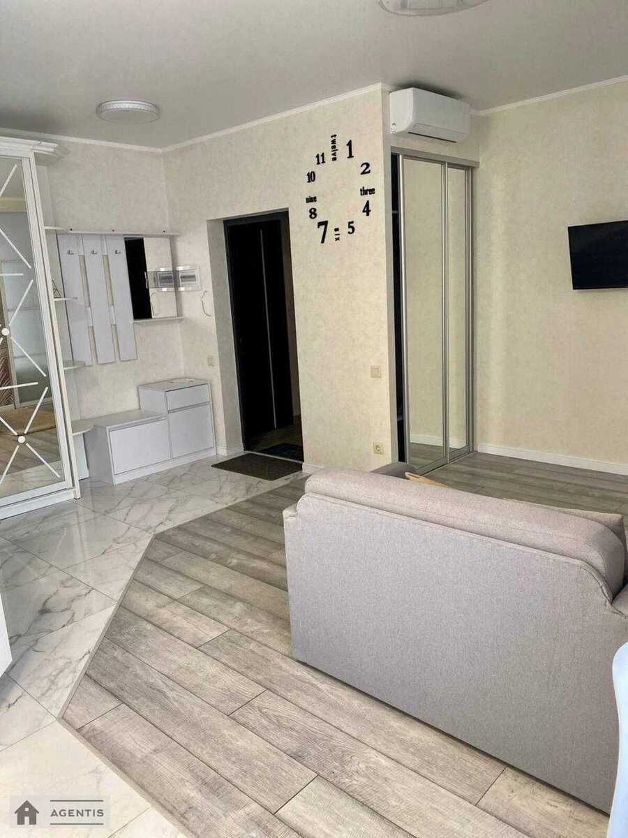 Apartment for rent. 1 room, 37 m², 2nd floor/9 floors. Yabluneva , Sofiyivska Borshchahivka. 