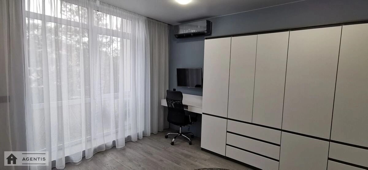 Сдам квартиру. 1 room, 30 m², 4th floor/5 floors. 18, Радистов 18, Киев. 