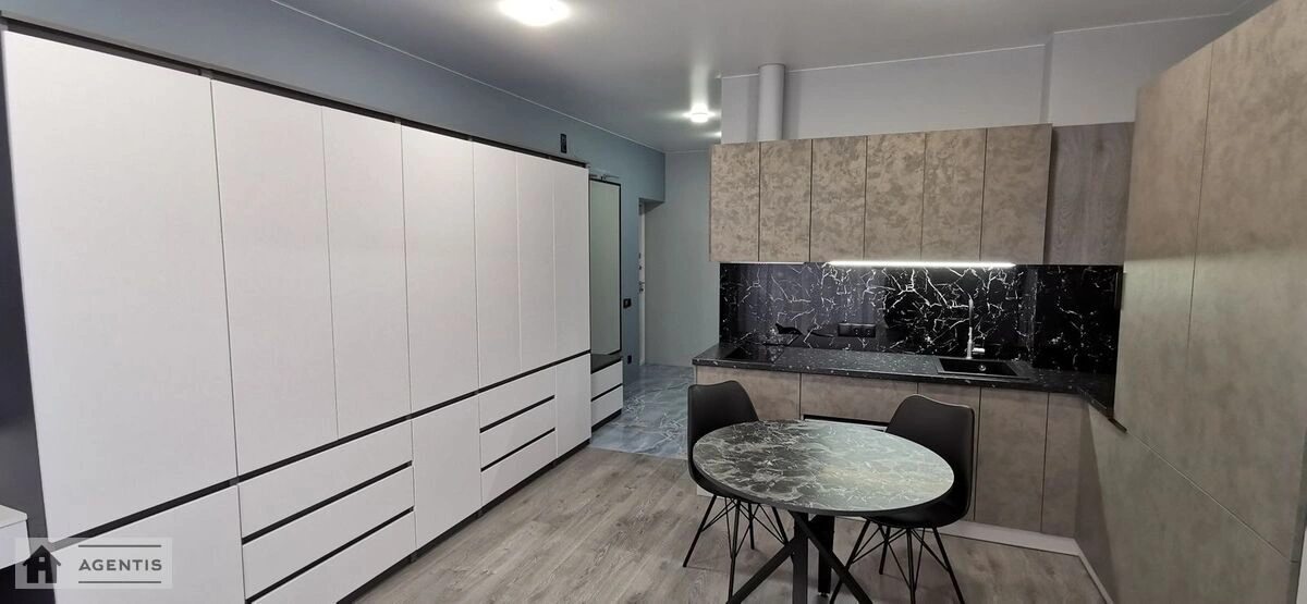 Apartment for rent. 1 room, 30 m², 4th floor/5 floors. 18, Radystiv 18, Kyiv. 