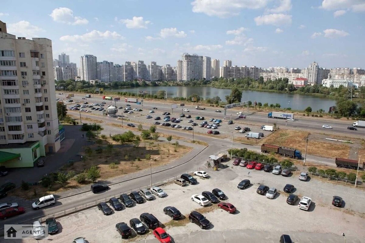 Сдам квартиру. 5 rooms, 201 m², 10th floor/16 floors. Миколи Бажана просп., Киев. 