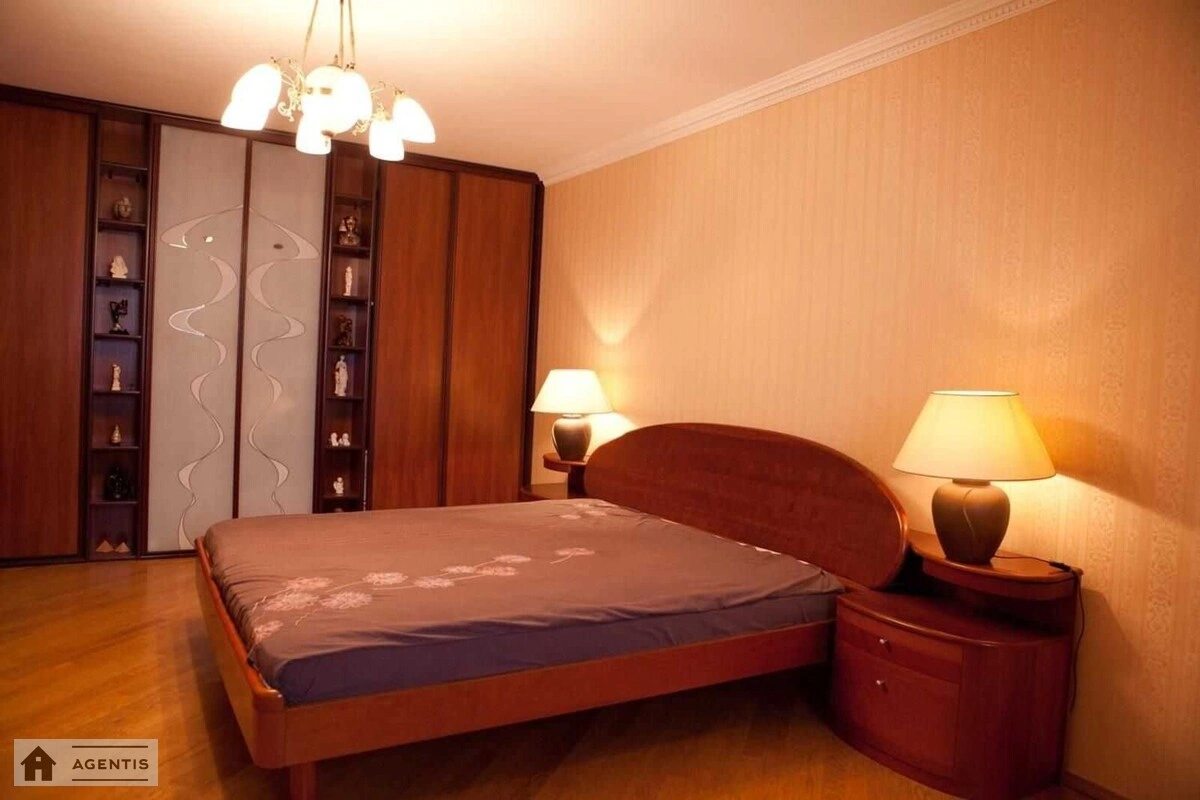 Сдам квартиру. 5 rooms, 201 m², 10th floor/16 floors. Миколи Бажана просп., Киев. 