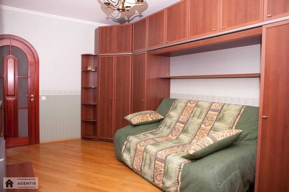 Apartment for rent. 5 rooms, 201 m², 10th floor/16 floors. Mykoly Bazhana prosp., Kyiv. 