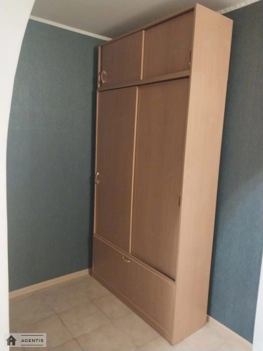 Здам квартиру. 1 room, 35 m², 2nd floor/2 floors. Голосіївський район, Київ. 