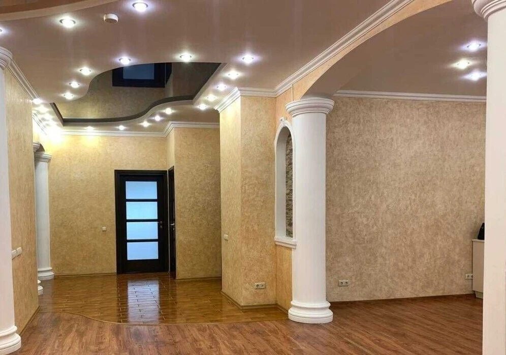 Apartment for rent. 5 rooms, 270 m², 6th floor/18 floors. 32, Yevhena Konovaltsya vul. Shchorsa, Kyiv. 