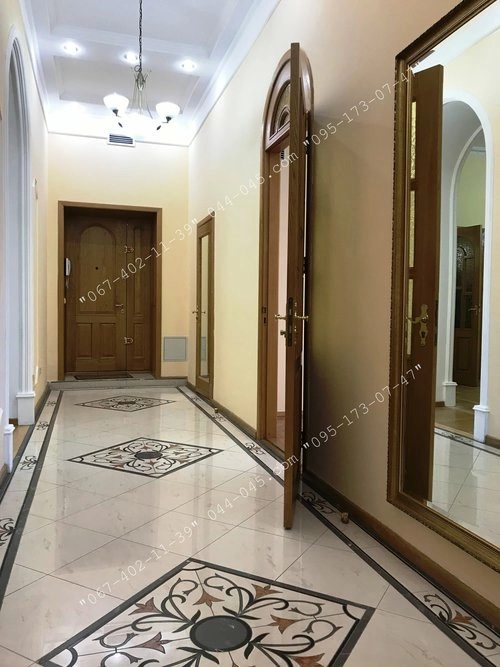 Продам офіс. 5 rooms, 225 m², 6th floor/7 floors. Володимирська, Київ. 