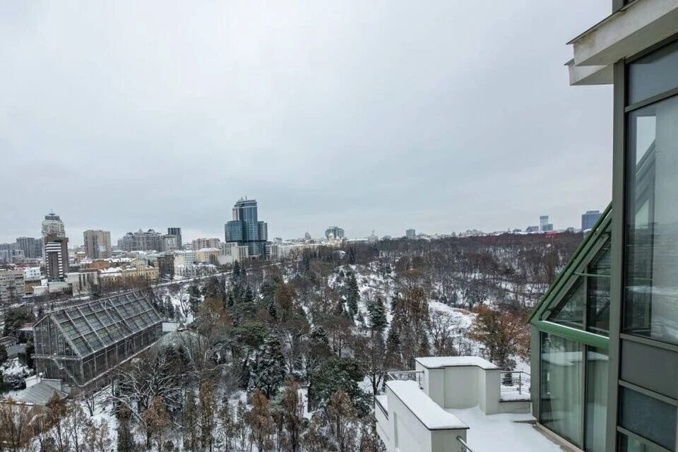 Apartment for rent. 6 rooms, 4392 m², 16 floor/17 floors. 11, Nazarivska vul. Borysa Vyetrova, Kyiv. 