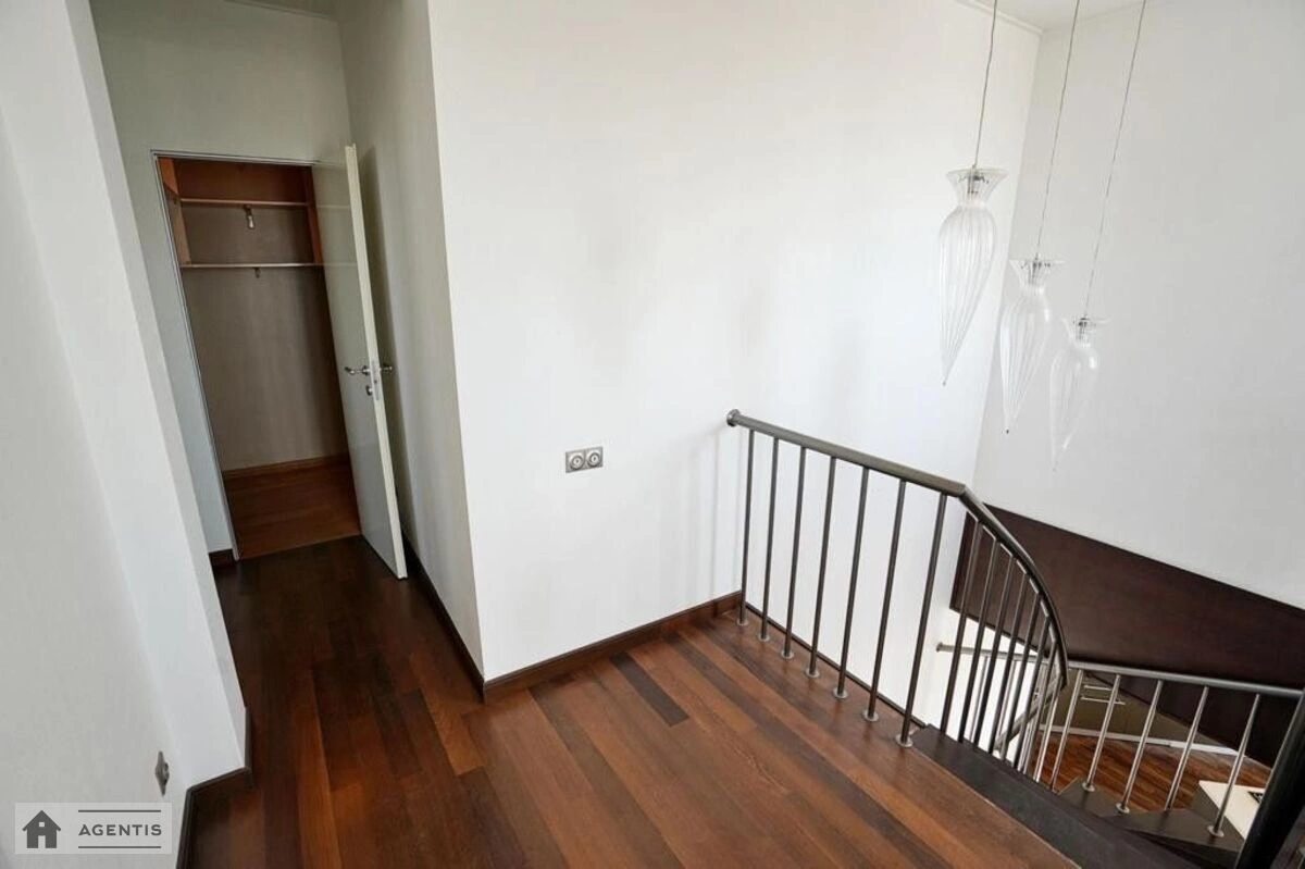 Apartment for rent. 4 rooms, 276 m², 16 floor/17 floors. 49, Volodymyrska 49, Kyiv. 