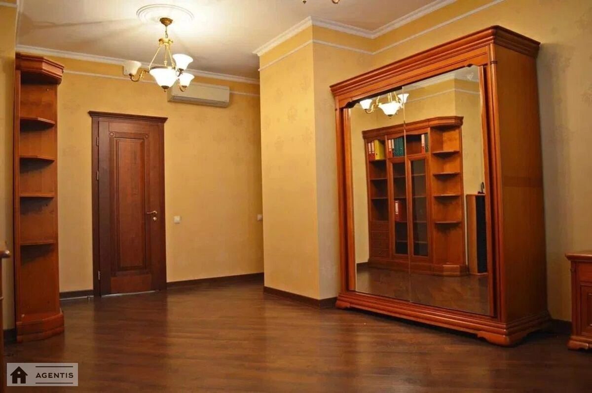 Сдам квартиру. 4 rooms, 160 m², 12 floor/17 floors. 59, Жилянская 59, Киев. 