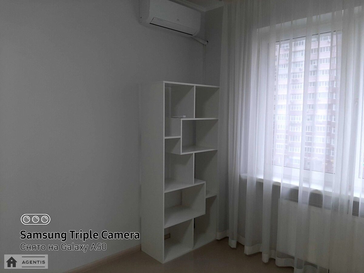 Apartment for rent. 1 room, 40 m², 4th floor/23 floors. 1, Sofiyi Rusovoyi vul., Kyiv. 