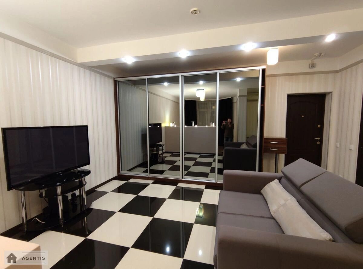 Apartment for rent. 1 room, 50 m², 7th floor/23 floors. 8, Yelyzavety Chavdar vul., Kyiv. 