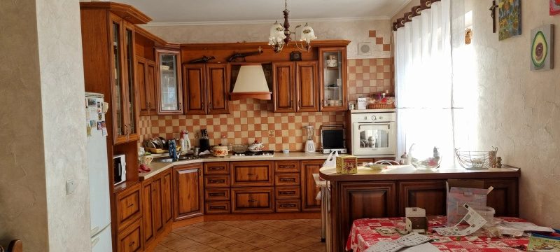 House for sale. 4 rooms, 120 m², 1 floor. 73, Hintsaka, Vynohradov. 