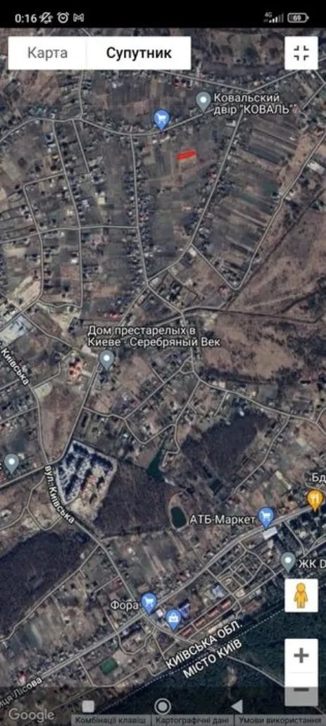 Продам земельні ділянки в центрі села Зазим'я.