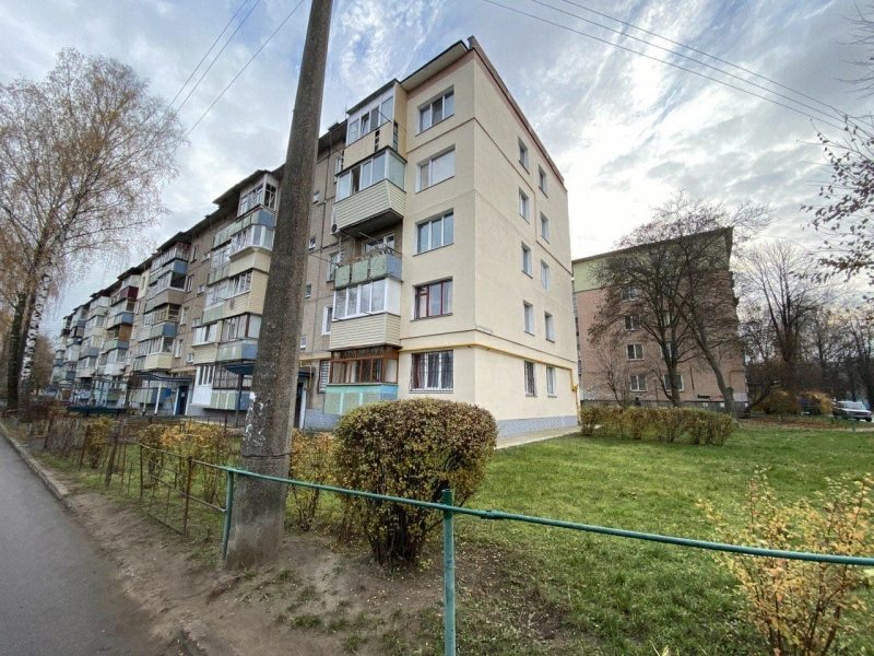 Apartments for sale. 3 rooms, 49 m², 3rd floor/5 floors. Sedova, Cherkasy. 