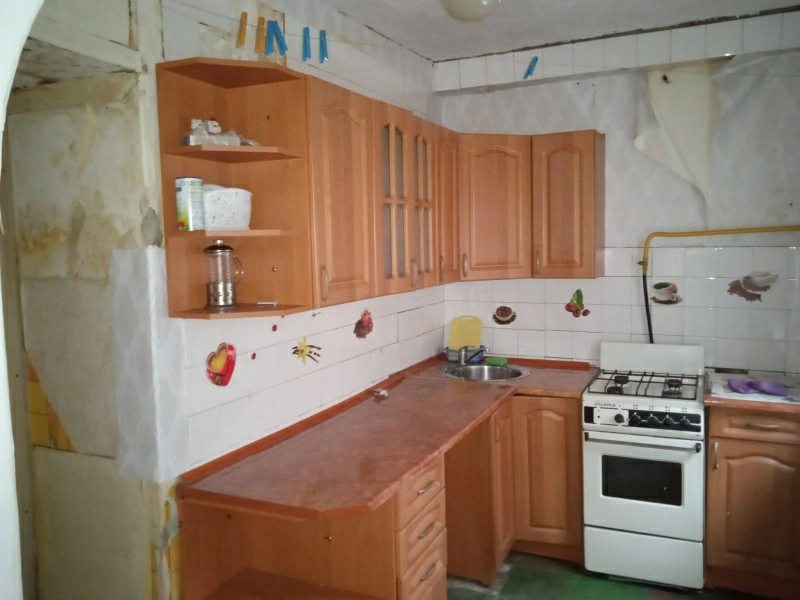 Apartments for sale. 2 rooms, 43 m², 1st floor/5 floors. Besedova, Dniprodzerzhynsk. 
