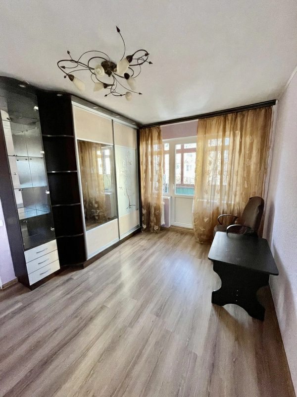 Apartment for rent. 1 room, 35 m², 3rd floor/5 floors. Akademyka Fylatova, Odesa. 