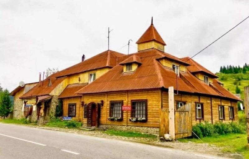 House for sale. 12 rooms, 605 m², 2 floors. Heroev Maydana, Yablonytsa. 