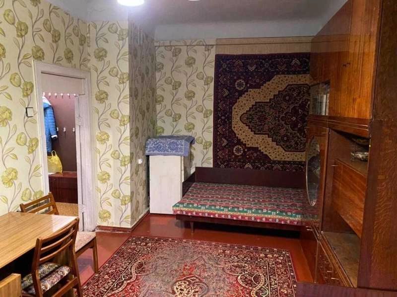 Apartments for sale. 1 room, 30 m², 1st floor/2 floors. Bulvar Bohdana Khmelnytskoho, Kharkiv. 