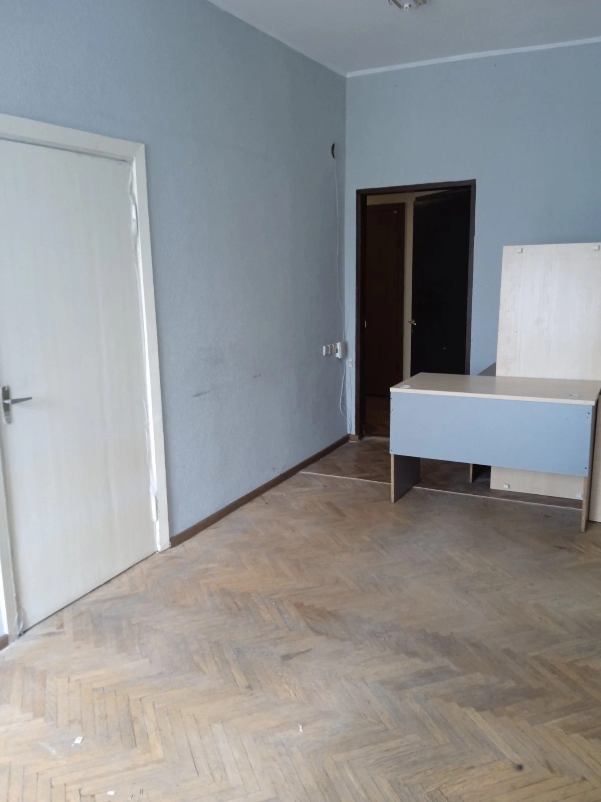 Office for rent. 1 room, 19 m², 4th floor/10 floors. Livoberezhnyy masyv, Kyiv. 