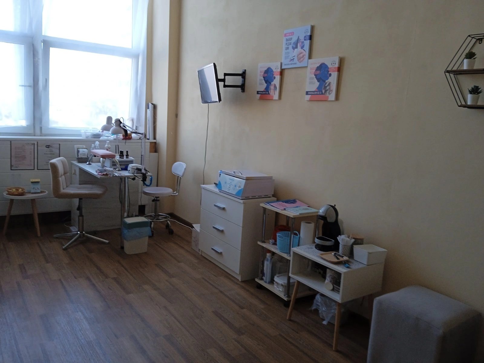 Сдам офис. 1 room, 16 m², 3rd floor/10 floors. Левобережный массив, Киев. 