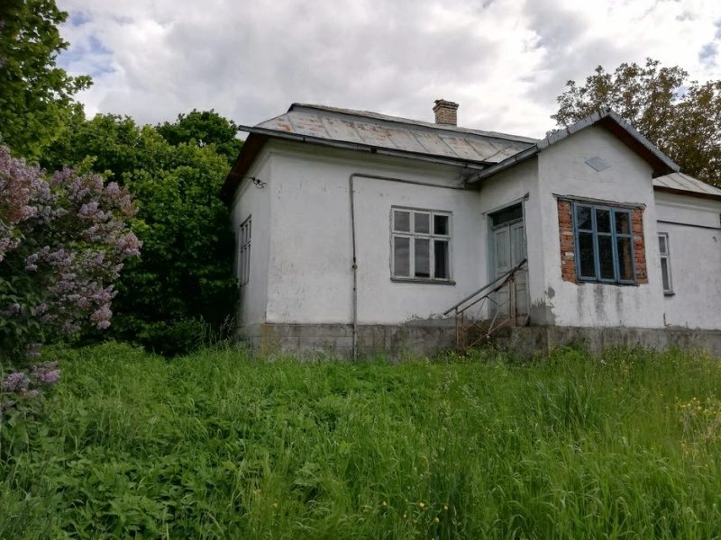 House for sale. 3 rooms, 74 m², 1 floor. Tsentralnaya, Ivano-Frankivsk. 
