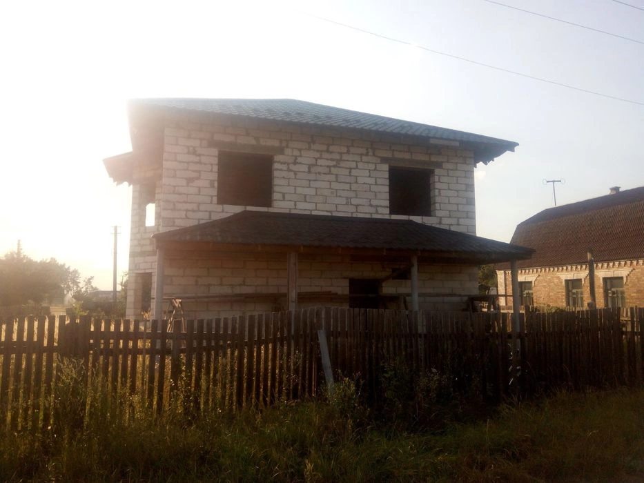 Недобудований будинок, Бородянський р-н, смт Пісківка