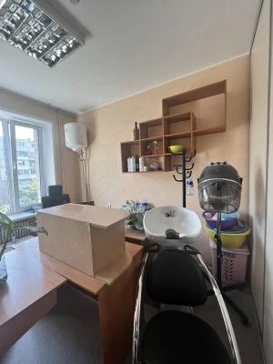 Office for rent. 1 room, 16 m², 5th floor/8 floors. Pr.Pravdy, Dnipro. 