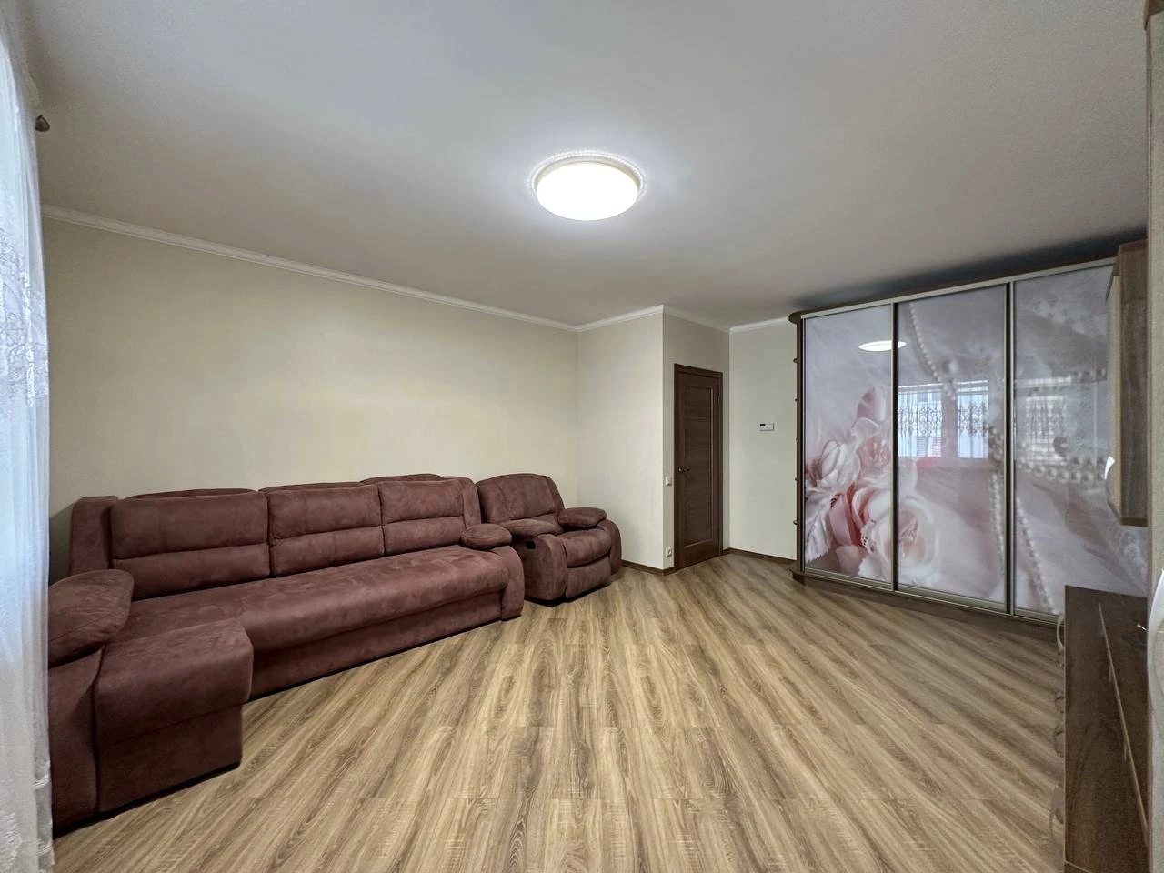 Apartments for sale. 2 rooms, 68 m², 2nd floor/5 floors. 1, Anatoliya L, Rivne. 