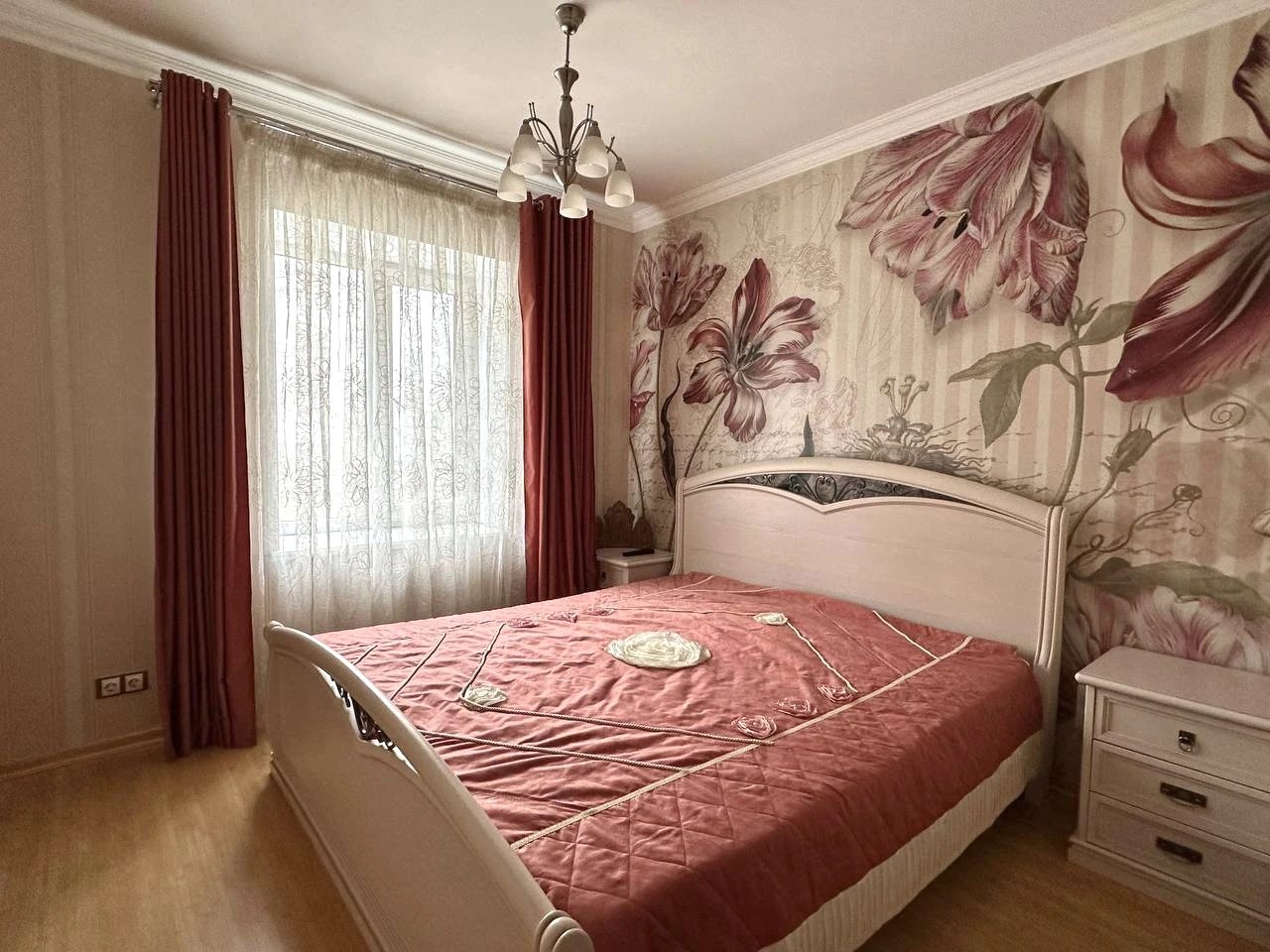 Apartments for sale. 3 rooms, 75 m², 4th floor/5 floors. 5, Kostromsk, Rivne. 