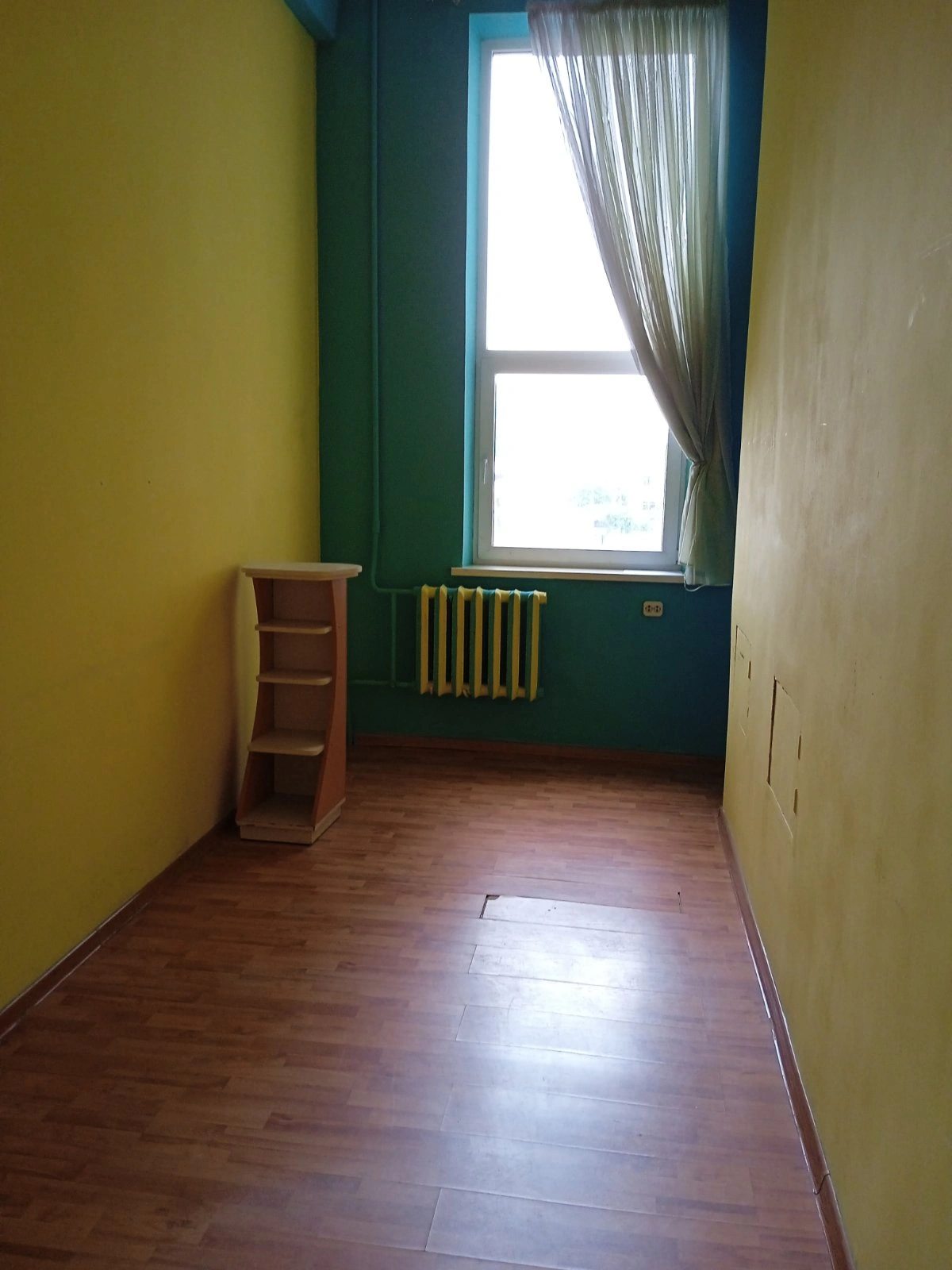 Сдам офис. 1 room, 11 m², 3rd floor/10 floors. Левобережный массив, Киев. 