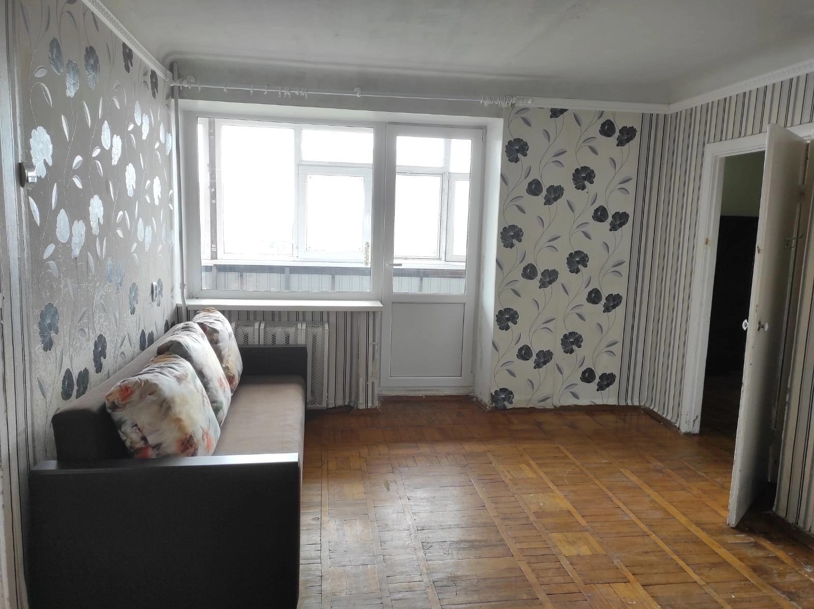 Apartments for sale. 2 rooms, 46 m², 7th floor/9 floors. 140, Heroyiv Stalinhradu, Kharkiv. 