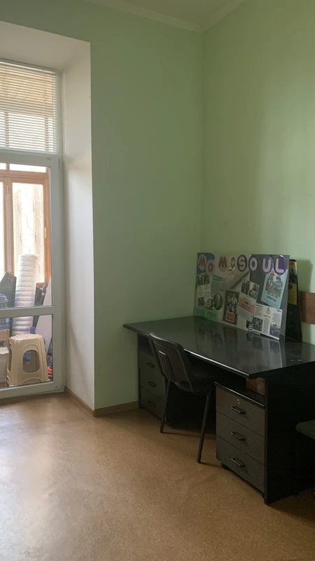 Продам нерухомість під комерцію. 173 m², 2nd floor/3 floors. Канатная ул., Одеса. 