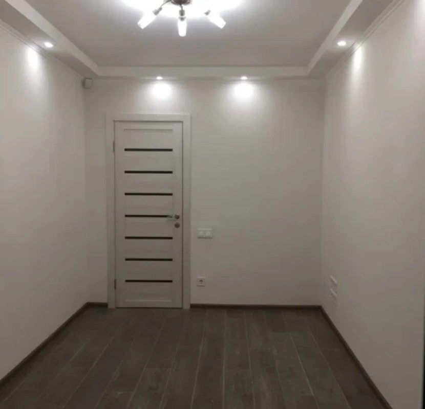 Продаж комерційного приміщення. 100 m², 1st floor/5 floors. 5, Варненская ул., Одеса. 