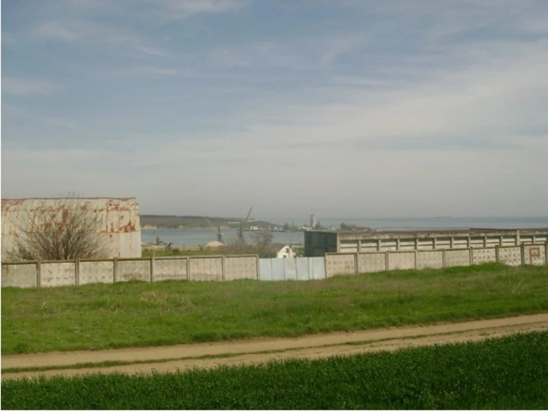 Property for sale for production purposes. 1680 m². Port. 
