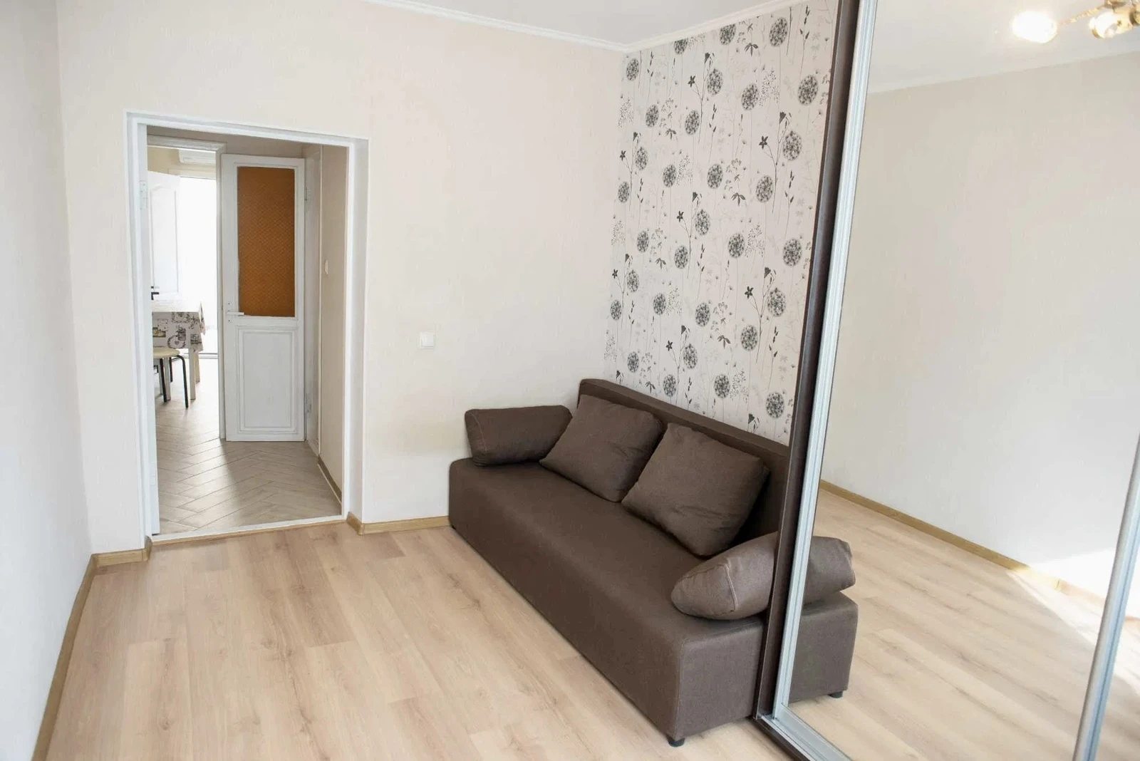 Продаж квартири. 1 room, 24 m², 1st floor/1 floor. 49, Разумовского ул., Одеса. 