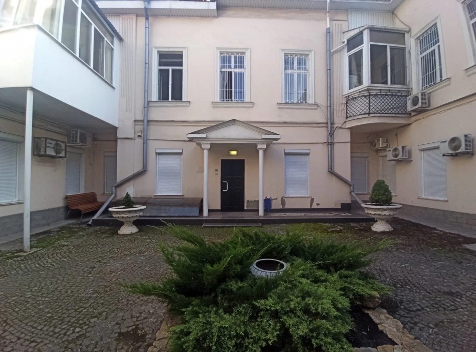 Real estate for sale for commercial purposes. 245 m², 1st floor/2 floors. 8, Marazlyevskaya ul., Odesa. 
