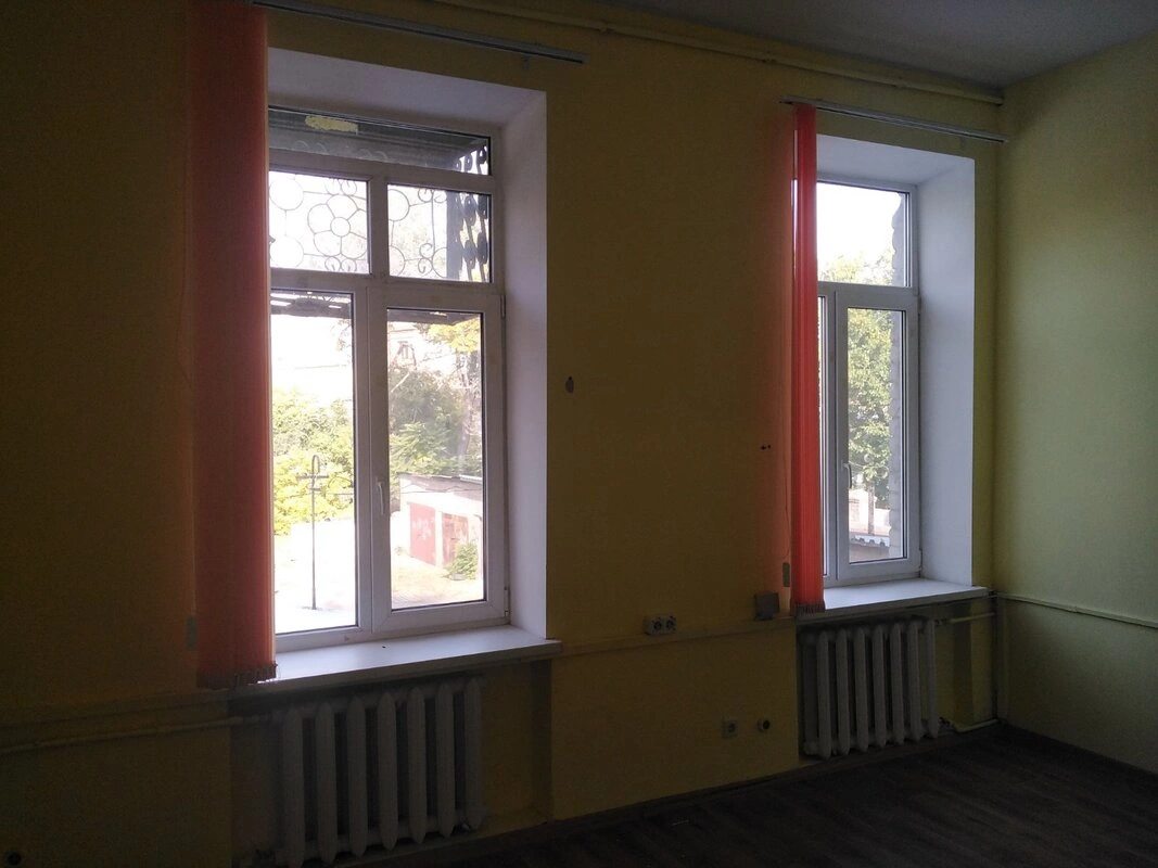 Office for sale. 17 m², 2nd floor/2 floors. Karla Marksa , Dnipro. 