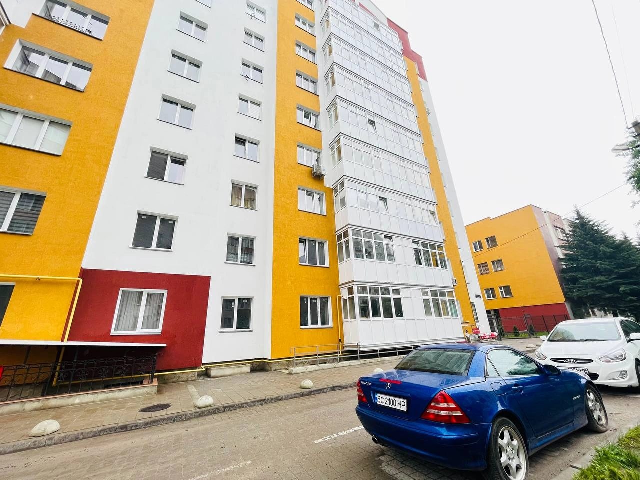 Продаж фасадного приміщення вулиця Жасминова 100 метрів