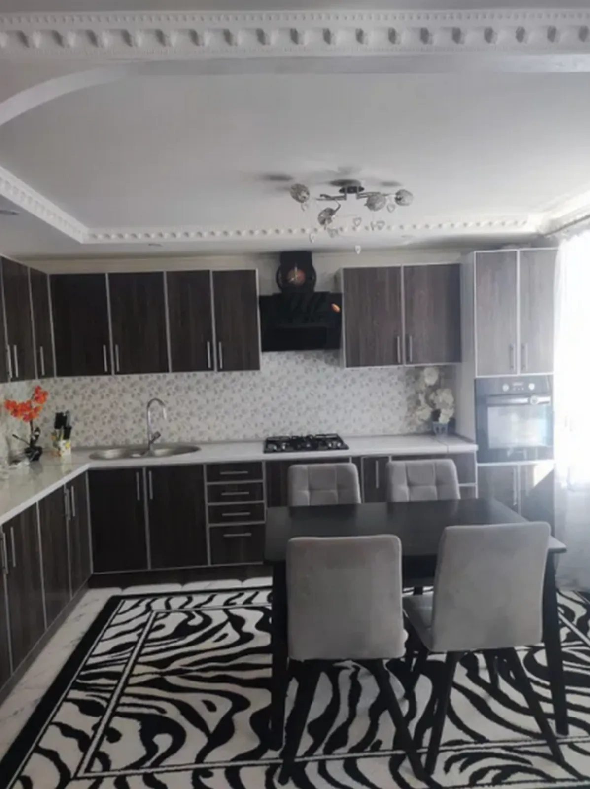 Продаж квартири 3 кімнати, 65 m², 3 пов./9 поверхів. Бам, Тернопіль. 